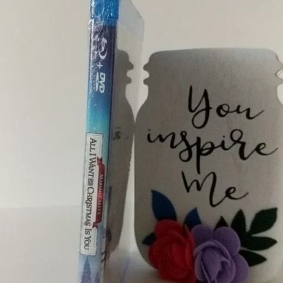 🍀 Blu-Ray + DVD + Digital Mariah Carey's Christmas Movie NEW 🍀 - Picture 3 of 5